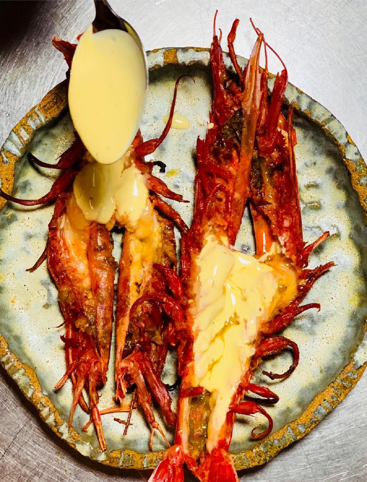 Carabineros a la sartén con mahonesa ponzu